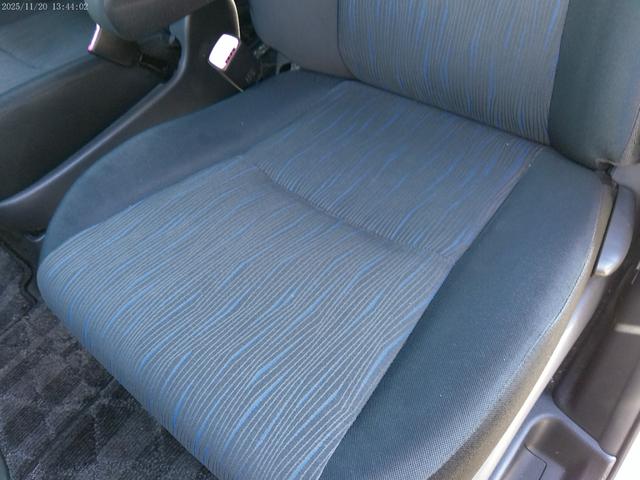 ヴォクシー ＺＳ　保証付　後期型　両側パワースライドドア　純正ＳＤナビ　バックカメラ　ブルートゥース　キャプテンシート７人　パドルシフト　ビルトインＥＴＣ　フルセグ地デジ　インテリキー（41枚目）