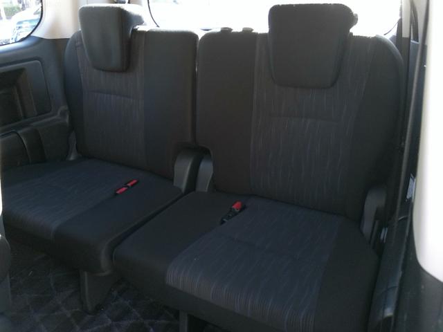 ヴォクシー ＺＳ　保証付　後期型　両側パワースライドドア　純正ＳＤナビ　バックカメラ　ブルートゥース　キャプテンシート７人　パドルシフト　ビルトインＥＴＣ　フルセグ地デジ　インテリキー（52枚目）