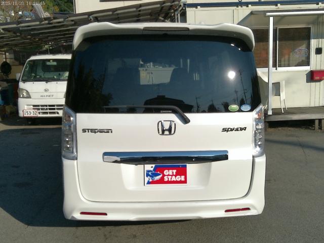 ステップワゴンスパーダ Ｚ　インターナビセレクション　保証付　後期型　フリップダウンモニター　両側パワースライドドア　純正ＨＤＤナビ　バックカメラ　クルーズコントロール　ＥＴＣ　キャプテンシート７人　アイドリングストップ　パドルシフト　インテリキー（31枚目）