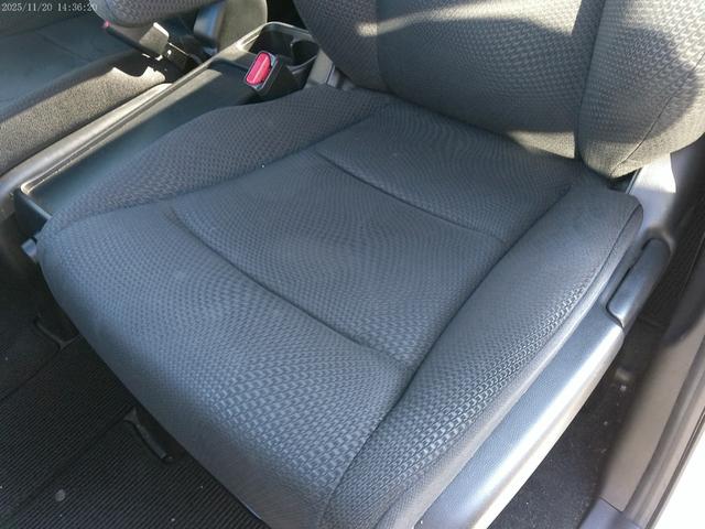 ステップワゴンスパーダ Ｚ　インターナビセレクション　保証付　後期型　フリップダウンモニター　両側パワースライドドア　純正ＨＤＤナビ　バックカメラ　クルーズコントロール　ＥＴＣ　キャプテンシート７人　アイドリングストップ　パドルシフト　インテリキー（44枚目）