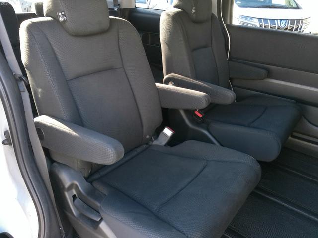 ステップワゴンスパーダ Ｚ　インターナビセレクション　保証付　後期型　フリップダウンモニター　両側パワースライドドア　純正ＨＤＤナビ　バックカメラ　クルーズコントロール　ＥＴＣ　キャプテンシート７人　アイドリングストップ　パドルシフト　インテリキー（46枚目）