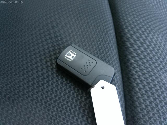 ステップワゴンスパーダ Ｚ　インターナビセレクション　保証付　後期型　フリップダウンモニター　両側パワースライドドア　純正ＨＤＤナビ　バックカメラ　クルーズコントロール　ＥＴＣ　キャプテンシート７人　アイドリングストップ　パドルシフト　インテリキー（70枚目）