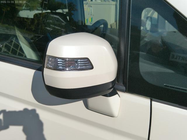 ステップワゴンスパーダ Ｚ　保証付　リアエンタテイメントシステム　両側パワースライドドア　純正ＨＤＤナビ　バックカメラ　ＥＴＣ　ワンセグ地デジ　パドルシフト　インテリキー（9枚目）