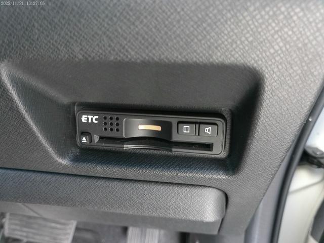 ステップワゴンスパーダ Ｚ　保証付　リアエンタテイメントシステム　両側パワースライドドア　純正ＨＤＤナビ　バックカメラ　ＥＴＣ　ワンセグ地デジ　パドルシフト　インテリキー（63枚目）