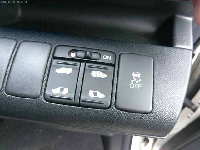 ステップワゴンスパーダ Z 保証付 フリップダウンモニター アルパイン8インチSDナビ 両側パワースライドドア ブルートゥース フルセグ地デジ パドルシフト ETC ドライブレコーダー インテリキー(60枚目)