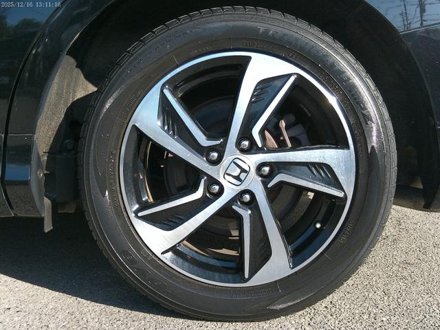 オデッセイ アブソルート　保証付　両側パワースライドドア　ＬＥＤヘッドライト　ブルートゥース　ＨＤＭＩ接続　純正ナビ　バックカメラ　クルーズコントロール　パドルシフト　フルセグ地デジ　ＥＴＣ　インテリキー（26枚目）