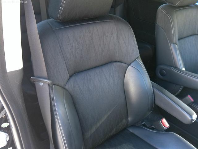 オデッセイ アブソルート　保証付　両側パワースライドドア　ＬＥＤヘッドライト　ブルートゥース　ＨＤＭＩ接続　純正ナビ　バックカメラ　クルーズコントロール　パドルシフト　フルセグ地デジ　ＥＴＣ　インテリキー（38枚目）