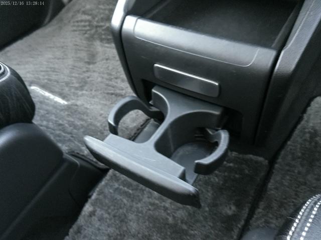 オデッセイ アブソルート　保証付　両側パワースライドドア　ＬＥＤヘッドライト　ブルートゥース　ＨＤＭＩ接続　純正ナビ　バックカメラ　クルーズコントロール　パドルシフト　フルセグ地デジ　ＥＴＣ　インテリキー（62枚目）