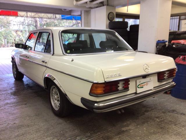 ミディアムクラス ２３０Ｅ　ミディアムクラス２３０Ｅ　　ディーラー車　左ハンドル　　修復無し　サンルーフ　ＥＴＣ２　　ドラレコ（37枚目）