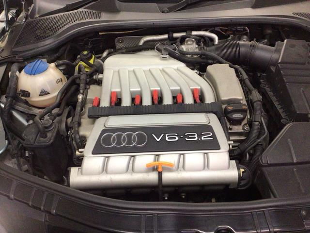 TTクーペ 3.2クワトロ 社外アルミホイール19インチ、GPSレーダー探知機(セルスター),ETC,社外ナビTV、ドライブレコーダー、パワーシート、シートヒーター、V6 3200cc 4WD(16枚目)