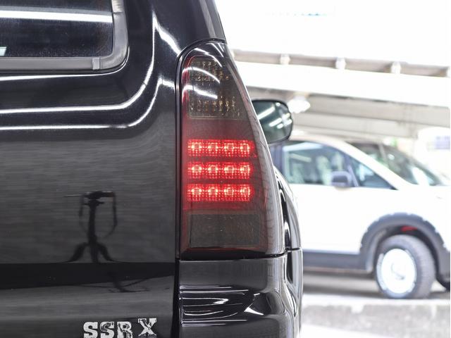 SSR-X Vセレクション 20インチアルミホイール リフトアップ 4連イカリングヘッドライト メッキグリル ルーフレール 4WD(19枚目)