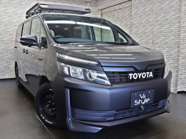 ヴォクシー ハイブリッドＸ　ＴＯＹＯＴＡグリル／Ｇｚフードモール／ＮＥＷ１５インチスチールホイール／マッドスタータイヤ／ルーフラック／純正ＳＤナビ＆地デジＴＶ／Ｂｌｕｅｔｏｏｔｈ接続／両側電動スライドドア／ブラウンシートカバー（3枚目）