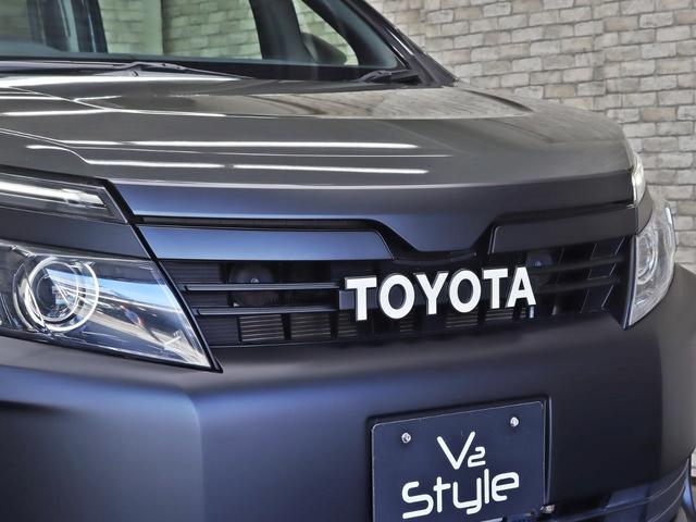 ヴォクシー ハイブリッドＸ　ＴＯＹＯＴＡグリル／Ｇｚフードモール／ＮＥＷ１５インチスチールホイール／マッドスタータイヤ／ルーフラック／純正ＳＤナビ＆地デジＴＶ／Ｂｌｕｅｔｏｏｔｈ接続／両側電動スライドドア／ブラウンシートカバー（10枚目）