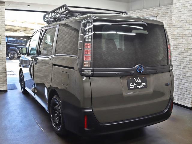 ヴォクシー ハイブリッドＸ　ＴＯＹＯＴＡグリル／Ｇｚフードモール／ＮＥＷ１５インチスチールホイール／マッドスタータイヤ／ルーフラック／純正ＳＤナビ＆地デジＴＶ／Ｂｌｕｅｔｏｏｔｈ接続／両側電動スライドドア／ブラウンシートカバー（15枚目）