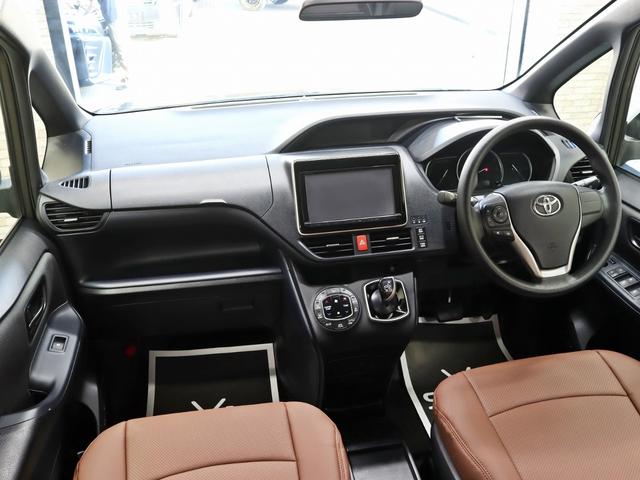 ヴォクシー ハイブリッドＸ　ＴＯＹＯＴＡグリル／Ｇｚフードモール／ＮＥＷ１５インチスチールホイール／マッドスタータイヤ／ルーフラック／純正ＳＤナビ＆地デジＴＶ／Ｂｌｕｅｔｏｏｔｈ接続／両側電動スライドドア／ブラウンシートカバー（22枚目）