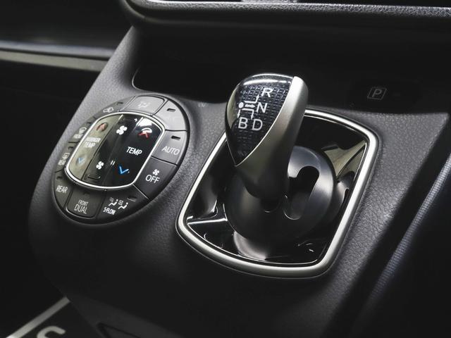 ヴォクシー ハイブリッドＸ　ＴＯＹＯＴＡグリル／Ｇｚフードモール／ＮＥＷ１５インチスチールホイール／マッドスタータイヤ／ルーフラック／純正ＳＤナビ＆地デジＴＶ／Ｂｌｕｅｔｏｏｔｈ接続／両側電動スライドドア／ブラウンシートカバー（28枚目）