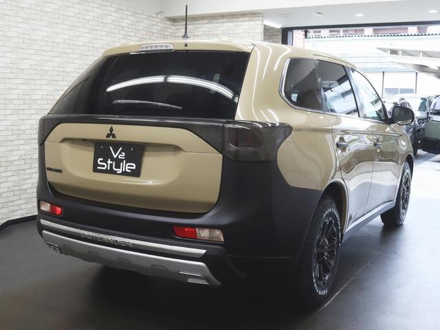 アウトランダー ２４Ｇナビパッケージ　ＮＥＷ１６ｉｎＡＷ／ＴＯＹＯオープンカントリーＲＴタイヤ／マットグリル／テールランプブラックアウト／４ＷＤ／プッシュスタート／７人乗り／スマートキー／クルーズコントロール／全塗装済（17枚目）