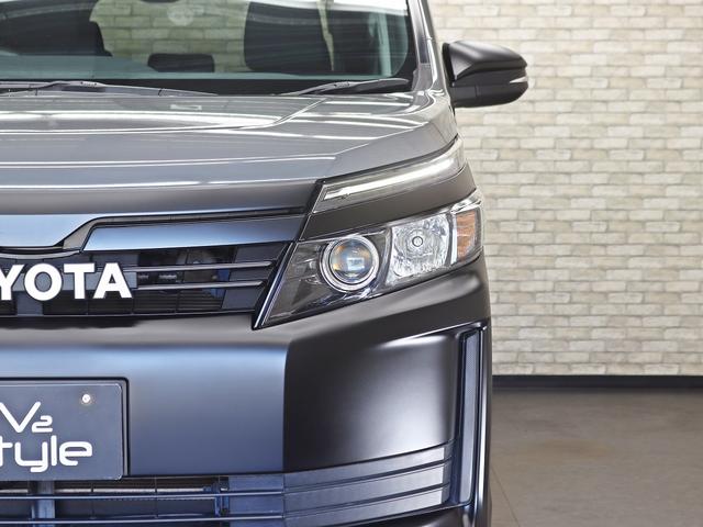 ヴォクシー Ｘ　両側電動スライドドア／ルーフラック／ＮＥＷ１５インチスチールホイール／マッドスタータイヤ／ＴＯＹＯＴＡクラシックグリル／純正ＳＤナビ／地デジＴＶ／Ｂｌｕｅｔｏｏｔｈ接続／Ｂカメラ／ドライブレコーダー（8枚目）