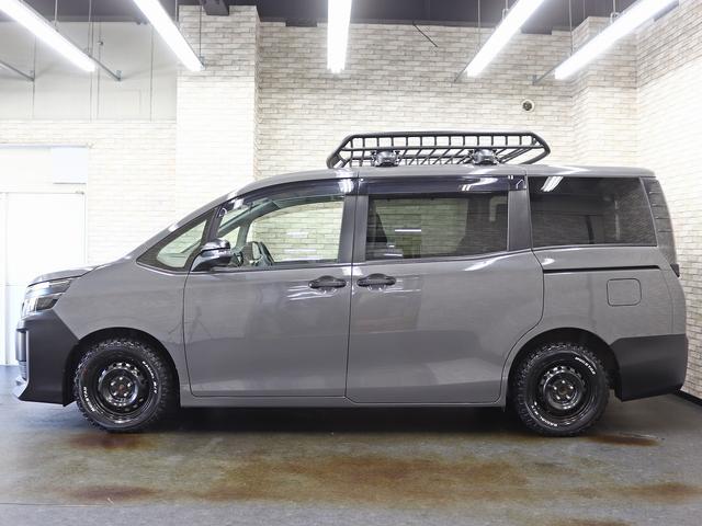 ヴォクシー Ｘ　両側電動スライドドア／ルーフラック／ＮＥＷ１５インチスチールホイール／マッドスタータイヤ／ＴＯＹＯＴＡクラシックグリル／純正ＳＤナビ／地デジＴＶ／Ｂｌｕｅｔｏｏｔｈ接続／Ｂカメラ／ドライブレコーダー（12枚目）