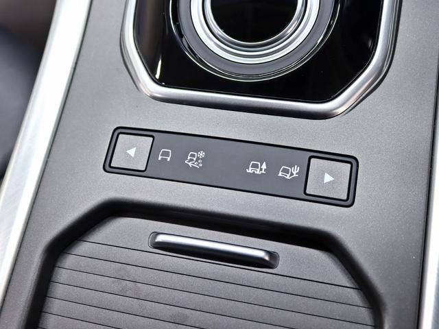 レンジローバーイヴォーク ピュア　パノラマスライディングルーフ／メラディアンサウンド／ブラックレザーシート／シートヒーター／パワーシート／純正１９インチアルミホイール／Ｂｌｕｅｔｏｏｔｈ接続／スマートキー／バックフォグ付／ワンオーナー（29枚目）