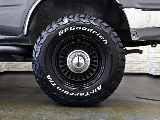 ハイラックスサーフ SSR-X オリジナルナローパッケージ/US4RUNNER仕様/TOYOTAクラシックグリル/NEW16インチ新品クリムソンアルミ/BFグッドリッチタイヤ/社外サイドステップ/背面タイヤ/キャメルシートカバー(12枚目)