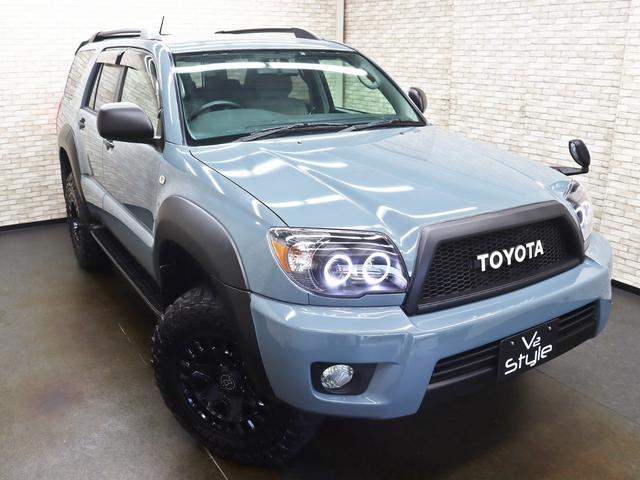 ハイラックスサーフ SSR-Xリミテッド TOYOTAクラシックグリル/リフトアップ/社外17インチアルミホイール&TOYOオープンカントリーMTタイヤ/4連LEDヘッドライド/バックカメラ/ルーフレール/ETC車載器/キーレスエントリー(2枚目)