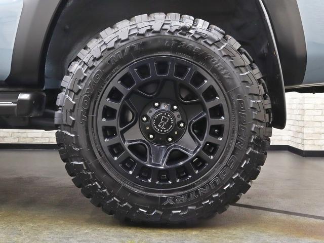 ハイラックスサーフ SSR-Xリミテッド TOYOTAクラシックグリル/リフトアップ/社外17インチアルミホイール&TOYOオープンカントリーMTタイヤ/4連LEDヘッドライド/バックカメラ/ルーフレール/ETC車載器/キーレスエントリー(12枚目)