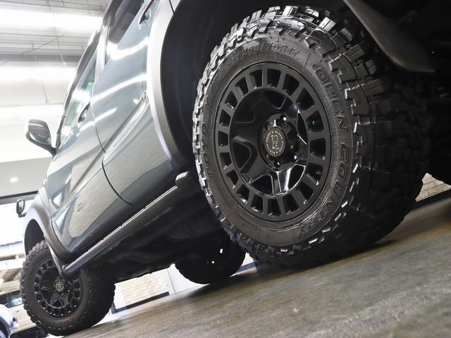 ハイラックスサーフ SSR-Xリミテッド TOYOTAクラシックグリル/リフトアップ/社外17インチアルミホイール&TOYOオープンカントリーMTタイヤ/4連LEDヘッドライド/バックカメラ/ルーフレール/ETC車載器/キーレスエントリー(13枚目)