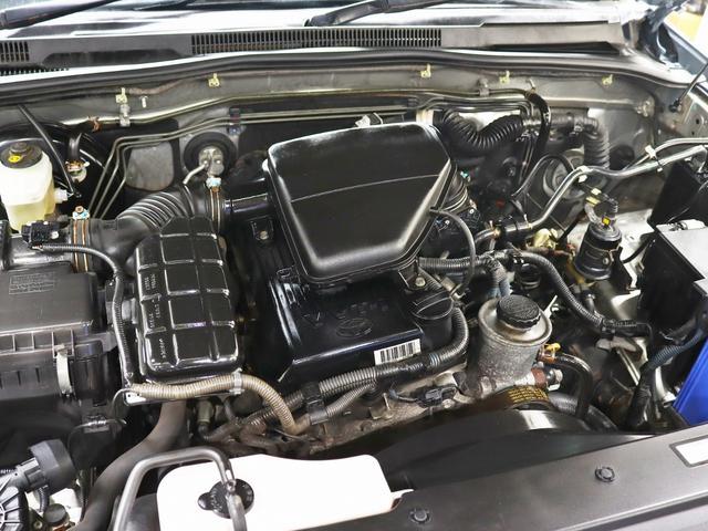 ハイラックスサーフ SSR-Xリミテッド TOYOTAクラシックグリル/リフトアップ/社外17インチアルミホイール&TOYOオープンカントリーMTタイヤ/4連LEDヘッドライド/バックカメラ/ルーフレール/ETC車載器/キーレスエントリー(33枚目)