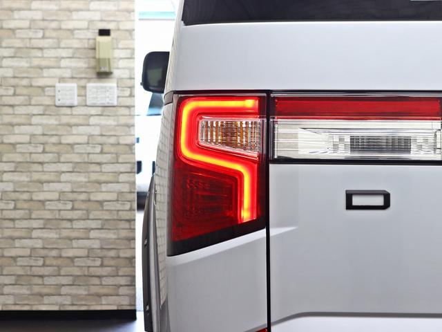 デリカＤ：５ Ｇ　パワーパッケージ　４ＷＤ／両側電動ＳＤ／ｅ‐Ａｓｓｉｓｔ／純正１０．１ナビ／ＩＰＦグリルマーカー／ＢＵＳＴＥＲＳ２０８０改／ＧＯＱＢＵＴＯＲ－３／ＪＡＯＳオーバーフェンダー／リフトＵＰ／ＮＥＷ１６インチＡＷ／記録簿付（20枚目）