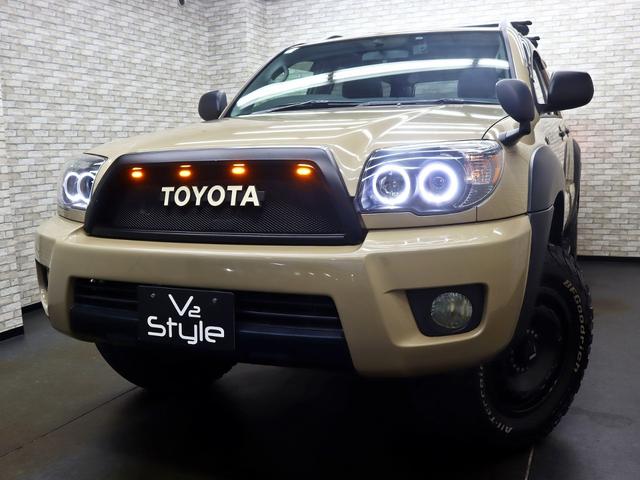 ハイラックスサーフ ＳＳＲ－Ｘリミテッド　４ＷＤ／サンルーフ／グリルマーカー／ＴＯＹＯＴＡクラシックグリル／リフトアップ／社外１７インチＡＷ＆ＢＦグッドリッチＡＴタイヤ／４連ＬＥＤリングヘッドライド／グリルマーカー／ルーフレール／ＥＴＣ車載器（5枚目）