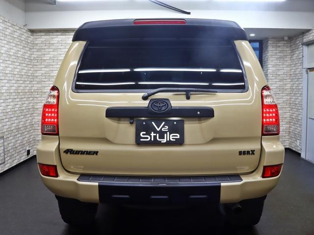ハイラックスサーフ ＳＳＲ－Ｘリミテッド　４ＷＤ／サンルーフ／グリルマーカー／ＴＯＹＯＴＡクラシックグリル／リフトアップ／社外１７インチＡＷ＆ＢＦグッドリッチＡＴタイヤ／４連ＬＥＤリングヘッドライド／グリルマーカー／ルーフレール／ＥＴＣ車載器（15枚目）