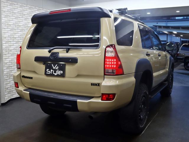 ハイラックスサーフ ＳＳＲ－Ｘリミテッド　４ＷＤ／サンルーフ／グリルマーカー／ＴＯＹＯＴＡクラシックグリル／リフトアップ／社外１７インチＡＷ＆ＢＦグッドリッチＡＴタイヤ／４連ＬＥＤリングヘッドライド／グリルマーカー／ルーフレール／ＥＴＣ車載器（16枚目）