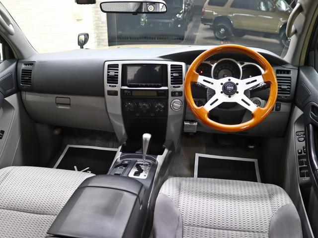 ハイラックスサーフ ＳＳＲ－Ｘリミテッド　４ＷＤ／サンルーフ／グリルマーカー／ＴＯＹＯＴＡクラシックグリル／リフトアップ／社外１７インチＡＷ＆ＢＦグッドリッチＡＴタイヤ／４連ＬＥＤリングヘッドライド／グリルマーカー／ルーフレール／ＥＴＣ車載器（20枚目）