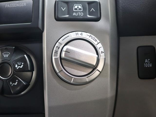 ハイラックスサーフ ＳＳＲ－Ｘリミテッド　４ＷＤ／サンルーフ／グリルマーカー／ＴＯＹＯＴＡクラシックグリル／リフトアップ／社外１７インチＡＷ＆ＢＦグッドリッチＡＴタイヤ／４連ＬＥＤリングヘッドライド／グリルマーカー／ルーフレール／ＥＴＣ車載器（26枚目）