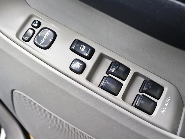 ハイラックスサーフ ＳＳＲ－Ｘリミテッド　４ＷＤ／サンルーフ／グリルマーカー／ＴＯＹＯＴＡクラシックグリル／リフトアップ／社外１７インチＡＷ＆ＢＦグッドリッチＡＴタイヤ／４連ＬＥＤリングヘッドライド／グリルマーカー／ルーフレール／ＥＴＣ車載器（31枚目）