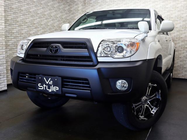 ハイラックスサーフ ＳＳＲ－Ｘ　リフトアップ／社外１７インチアルミホイール＆ブリジストンタイヤ／前後バンパーマットブラック塗装／マットブラックグリル／ＥＴＣ車載器／キーレスエントリー／ＣＤデッキ／イモビライザーシステム（5枚目）