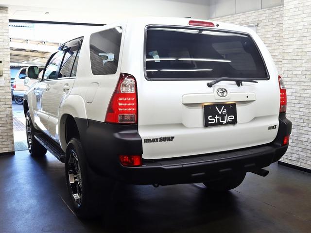 ハイラックスサーフ ＳＳＲ－Ｘ　リフトアップ／社外１７インチアルミホイール＆ブリジストンタイヤ／前後バンパーマットブラック塗装／マットブラックグリル／ＥＴＣ車載器／キーレスエントリー／ＣＤデッキ／イモビライザーシステム（14枚目）