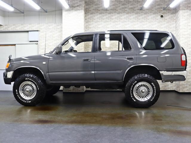 ハイラックスサーフ SSR-X 4WD/オリジナルナローパッケージ/US4RUNNER仕様/16インチDEANカリフォルニア新品アルミホイール/BFグッドリッチ新品タイヤ/リフトUP/TOYOTAクラッシックグリル/メッキバンパー(11枚目)