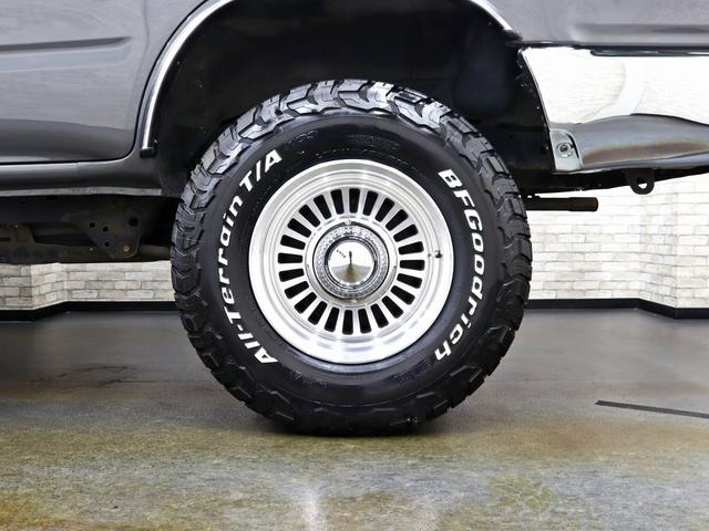 ハイラックスサーフ SSR-X 4WD/オリジナルナローパッケージ/US4RUNNER仕様/16インチDEANカリフォルニア新品アルミホイール/BFグッドリッチ新品タイヤ/リフトUP/TOYOTAクラッシックグリル/メッキバンパー(12枚目)