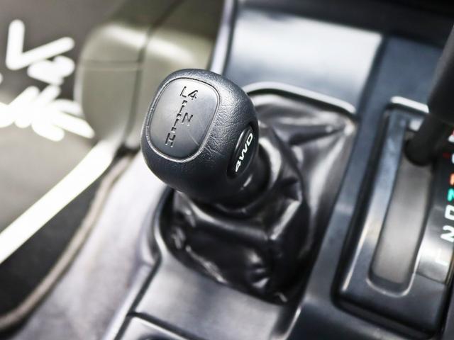 ハイラックスサーフ SSR-X 4WD/オリジナルナローパッケージ/US4RUNNER仕様/16インチDEANカリフォルニア新品アルミホイール/BFグッドリッチ新品タイヤ/リフトUP/TOYOTAクラッシックグリル/メッキバンパー(25枚目)