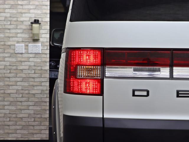 デリカＤ：５ シャモニー　４ＷＤ／両側電動ＳＤ／ＪＡＯＳ製オーバーフェンダー／バンパーガード／リフトアップ／新品１６Ｉｎアルミホイール／新品ＢＦグッドリッチタイヤ／ウッドコンビステアリング／ＬＥＤイカリングファイバーライン加工（19枚目）