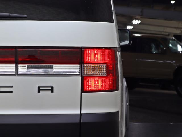 デリカＤ：５ シャモニー　４ＷＤ／両側電動ＳＤ／ＪＡＯＳ製オーバーフェンダー／バンパーガード／リフトアップ／新品１６Ｉｎアルミホイール／新品ＢＦグッドリッチタイヤ／ウッドコンビステアリング／ＬＥＤイカリングファイバーライン加工（20枚目）