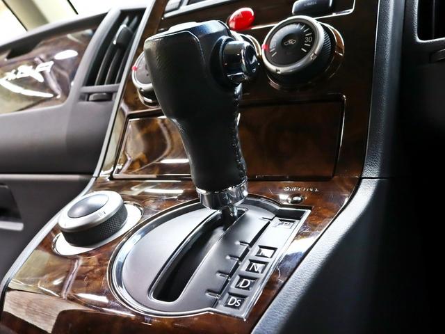 デリカＤ：５ シャモニー　４ＷＤ／両側電動ＳＤ／ＪＡＯＳ製オーバーフェンダー／バンパーガード／リフトアップ／新品１６Ｉｎアルミホイール／新品ＢＦグッドリッチタイヤ／ウッドコンビステアリング／ＬＥＤイカリングファイバーライン加工（29枚目）