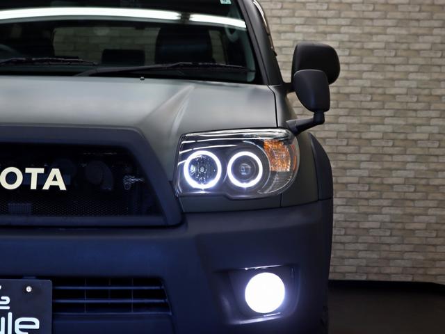 ハイラックスサーフ ＳＳＲ－Ｘ　４ＷＤ／リフトＵＰ／社外１７インチアルミホイール／ＢＦグッドリッチＡＴタイヤ／前後バンパーマットブラック塗装／ＴＯＹＯＴＡグリル／ＬＥＤフォグランプ／社外４連イカリングヘッドライト／シートカバー（8枚目）