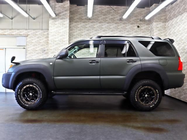ハイラックスサーフ ＳＳＲ－Ｘ　４ＷＤ／リフトＵＰ／社外１７インチアルミホイール／ＢＦグッドリッチＡＴタイヤ／前後バンパーマットブラック塗装／ＴＯＹＯＴＡグリル／ＬＥＤフォグランプ／社外４連イカリングヘッドライト／シートカバー（11枚目）