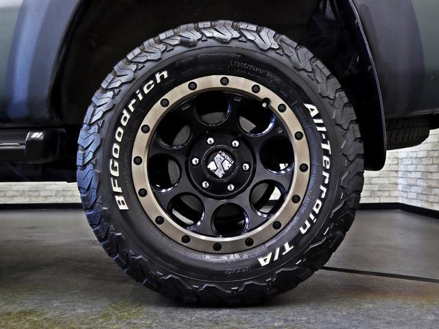 ハイラックスサーフ ＳＳＲ－Ｘ　４ＷＤ／リフトＵＰ／社外１７インチアルミホイール／ＢＦグッドリッチＡＴタイヤ／前後バンパーマットブラック塗装／ＴＯＹＯＴＡグリル／ＬＥＤフォグランプ／社外４連イカリングヘッドライト／シートカバー（12枚目）