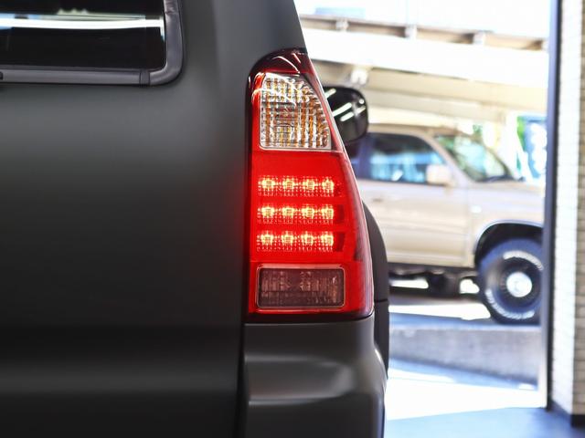 ハイラックスサーフ ＳＳＲ－Ｘ　４ＷＤ／リフトＵＰ／社外１７インチアルミホイール／ＢＦグッドリッチＡＴタイヤ／前後バンパーマットブラック塗装／ＴＯＹＯＴＡグリル／ＬＥＤフォグランプ／社外４連イカリングヘッドライト／シートカバー（18枚目）