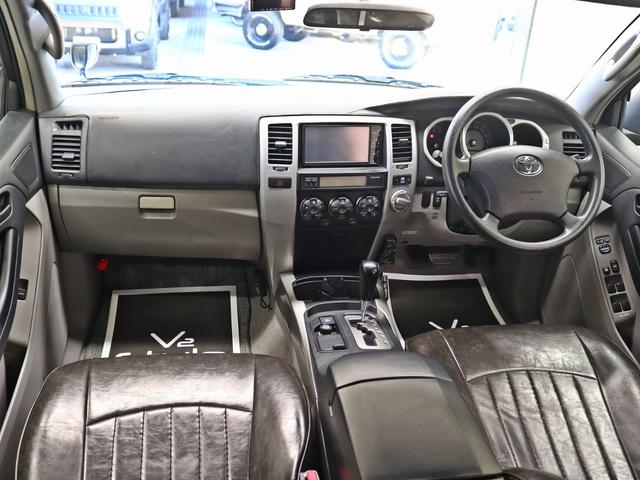 ハイラックスサーフ ＳＳＲ－Ｘ　４ＷＤ／リフトＵＰ／社外１７インチアルミホイール／ＢＦグッドリッチＡＴタイヤ／前後バンパーマットブラック塗装／ＴＯＹＯＴＡグリル／ＬＥＤフォグランプ／社外４連イカリングヘッドライト／シートカバー（21枚目）