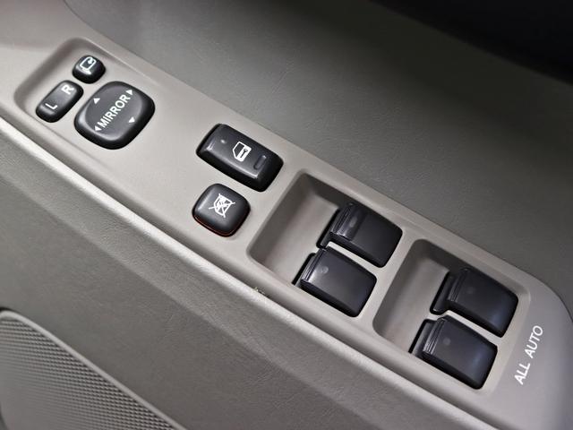 ハイラックスサーフ ＳＳＲ－Ｘ　４ＷＤ／リフトＵＰ／社外１７インチアルミホイール／ＢＦグッドリッチＡＴタイヤ／前後バンパーマットブラック塗装／ＴＯＹＯＴＡグリル／ＬＥＤフォグランプ／社外４連イカリングヘッドライト／シートカバー（34枚目）